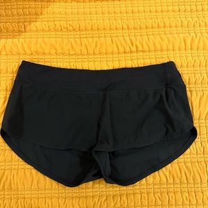 Lululemon 2.5” shorts